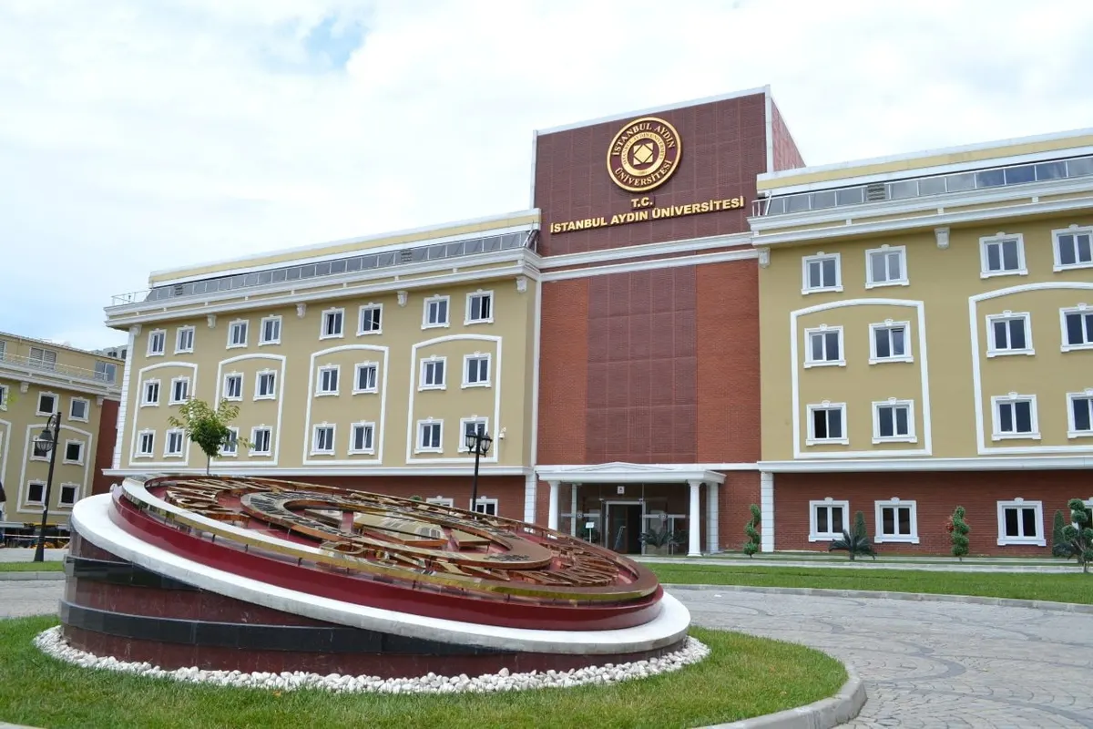 İstanbul Aydın University